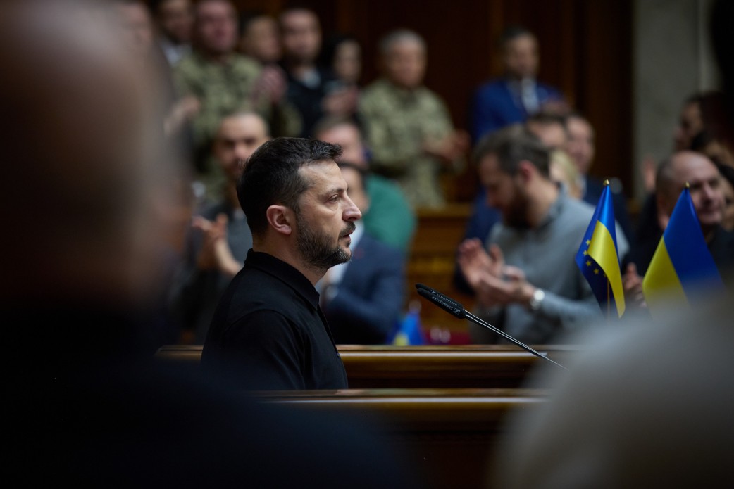 Зеленський оголосив про роздачу всім українцям по тисячі гривень. Фото: president.gov.ua