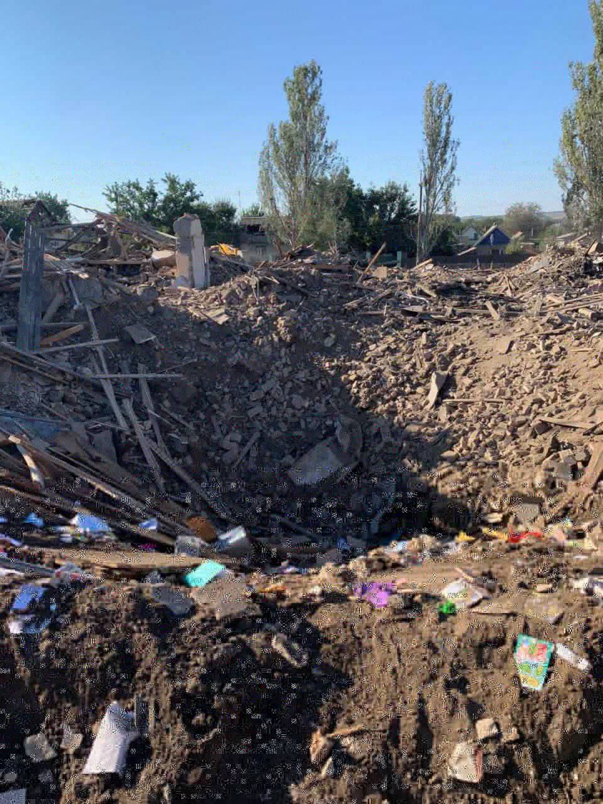 Зруйнована гімназія. Фото - Запорізька ОВА