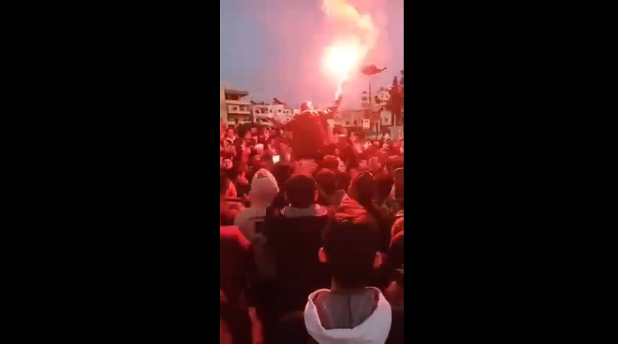 В Сирии вооружённые протесты – кадр из видео